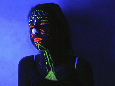 UV bodypainting (dívka), vybrané dítě ze 2. stupně Základní školy Kadaň