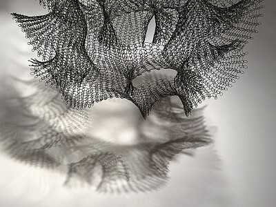 Obr. 11 – Ruth Asawa, Retrospective – aktuální výstava (2026), dílo bez názvu, Guggenheimovo muzeum, Bilbao