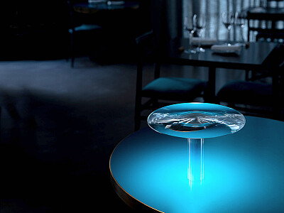 Obr. 15 – Davide Groppi – Vis à Vis, 2023, design Michel Groppi; bateriové svítidlo, sklo; LED 2 W, 2 700 K – 110 lm, 3 000 K – 113 lm, CRI > 90, výdrž svítidla 9 hodin