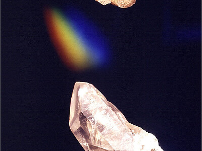 Obr. 3 – Osud světla, Margita Titlová Ylovsky, 1999 (zdroj: https://titlova.com/portfolio/svetlo-a-tma/)