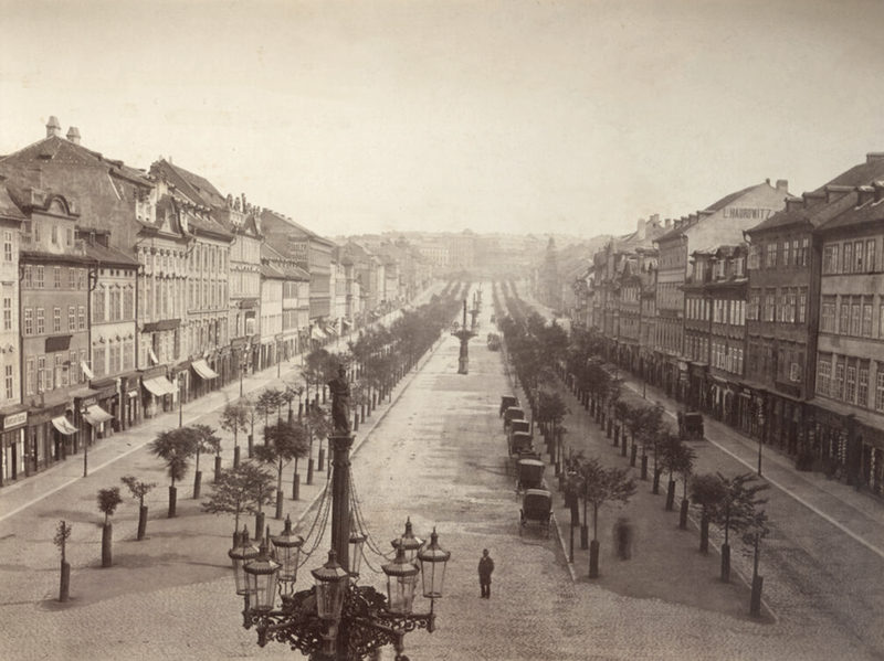 THMP_Konsky-trh_1850_kandelabr